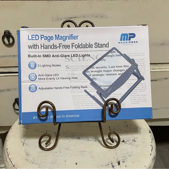 Sale!! Magnipros LED Page Magnifier with Stand - Picture 2 of 3